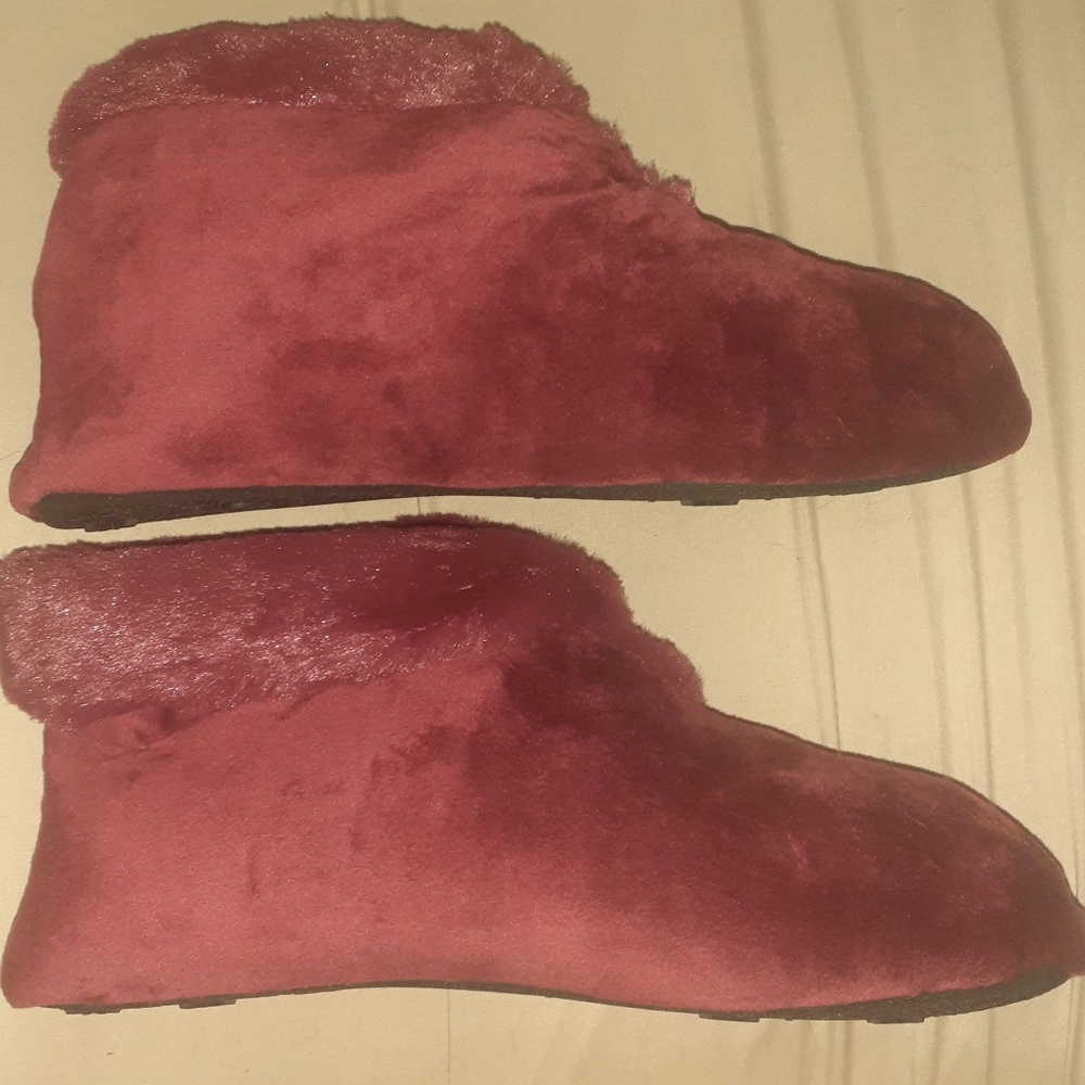 DearFoams Womens Fireside Slippers